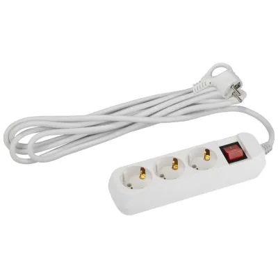 Удлинитель электрический Intro UES315W с заземлением, с выключателем, 3 розетки, 1.5 м, ПВС 3x0.75мм2, 10 Б0056942