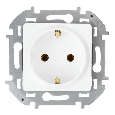Розетка Legrand Inspiria встраиваемая белая с заземлением (673720)