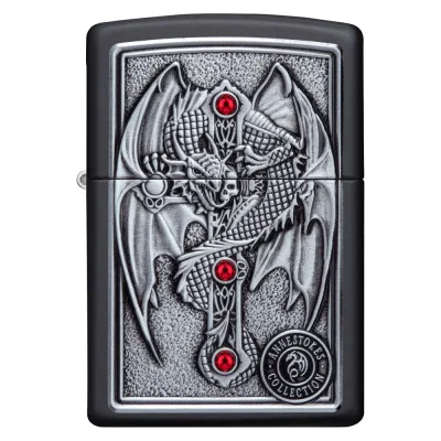 ΠΠ°ΠΆΠΈΠ³Π°Π»ΠΊΠ° Zippo Winged Dragon Cross Ρ ΠΏΠΎΠΊΡΡΡΠΈΠ΅ΠΌ Black Matte, Π»Π°ΡΡΠ½Ρ/ΡΡΠ°Π»Ρ, ΡΡΡΠ½Π°Ρ, 38x13x57 ΠΌΠΌ 49755