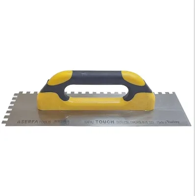 Зубчатая гладилка Serfa TOUCH с пластмассовой закрытой ручкой, 30 см, 8x8 КОД 175