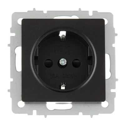 Розетка IEK Brite встраиваемая черная с заземлением со шторками (BR-R14-16-K02)