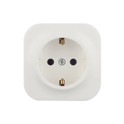 Розетка Legrand Quteo накладная белая с заземлением (782211)