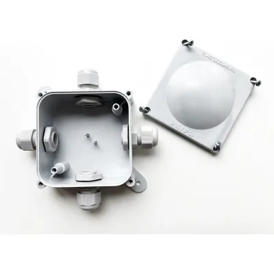 Монтажная коробка Plasticglas IP66/IP68 с гермовводами 4хPG9 КМ767635-03-03-03-03